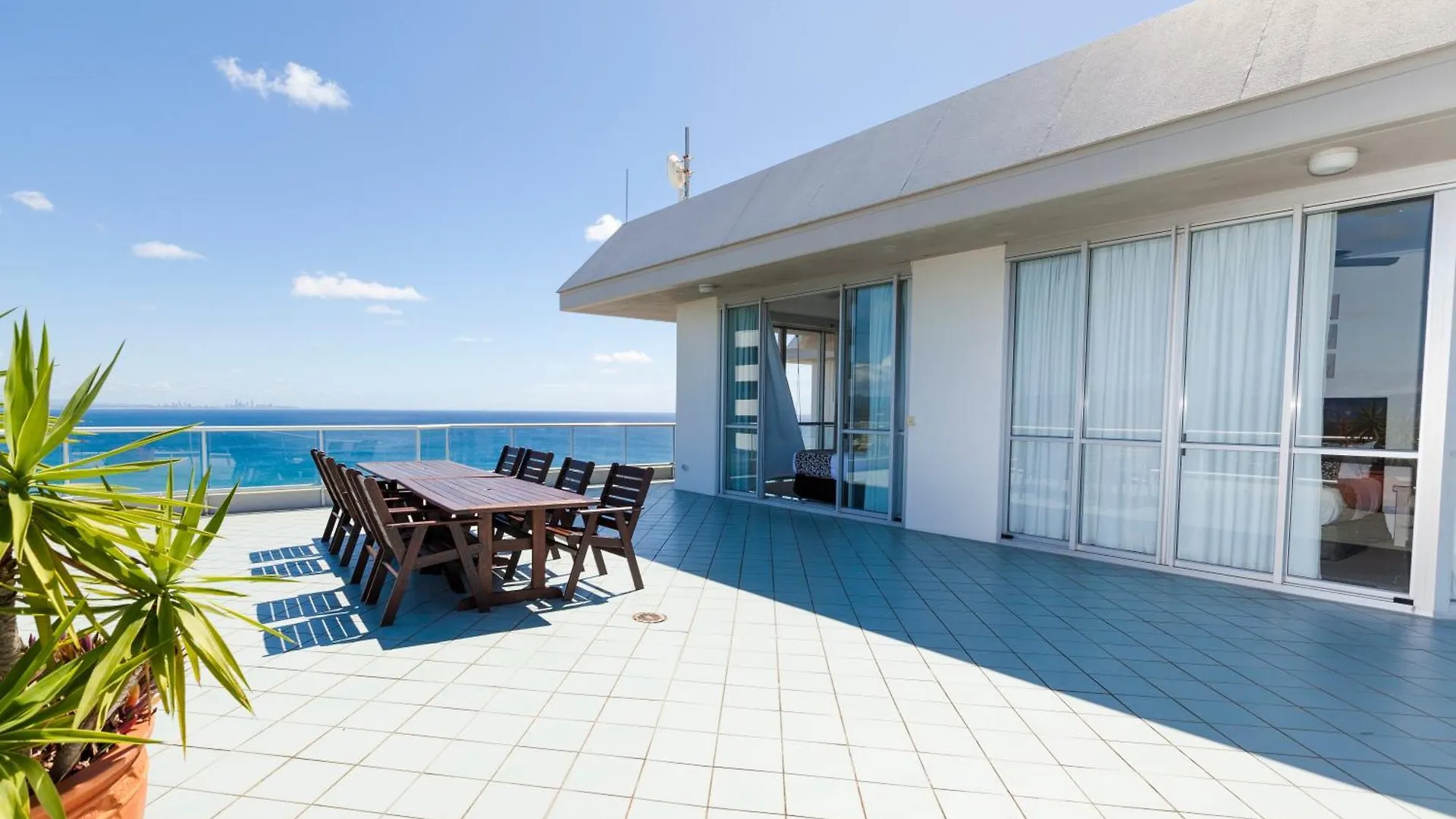 Points North Apartments Gold Coast Australien